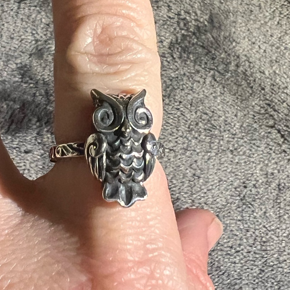 Retired James Avery Woodlands Owl Ring Size 7 - Great Condition